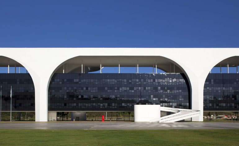 Cidade Administrativa, projeto de Oscar Niemeyer em Belo Horizonte, contou com soluções ROHR