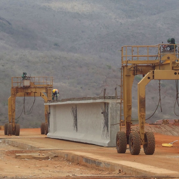 O CARRELONE transportador de vigas - ROHR