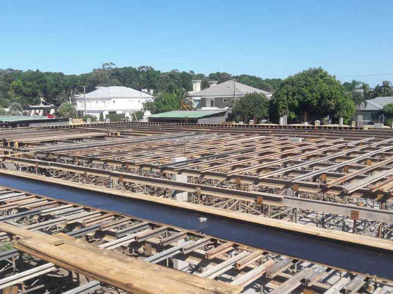 Obra do segmento de edificações no Rio Grande do Sul com escoramento, andaimes e fôrmas ROHR